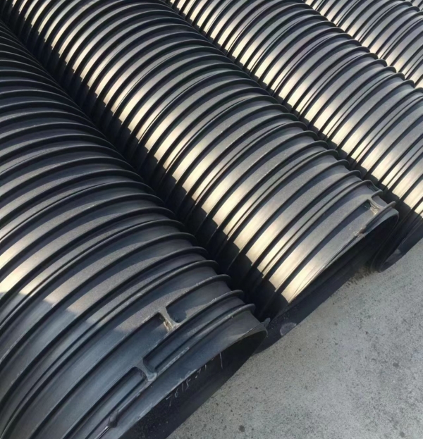 HDPE塑钢缠绕管2_副本.jpg